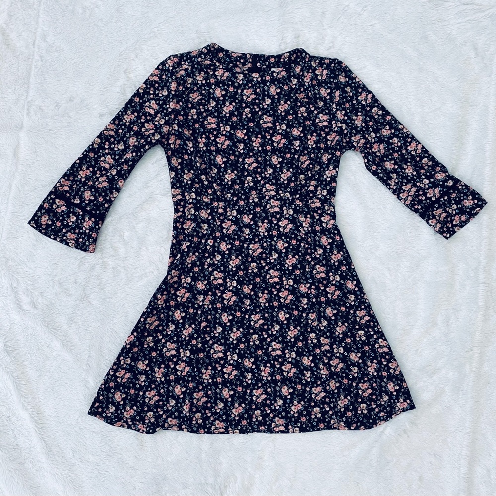 🎉🎉 2/$30 🎉🎉 H&M mini floral dress.